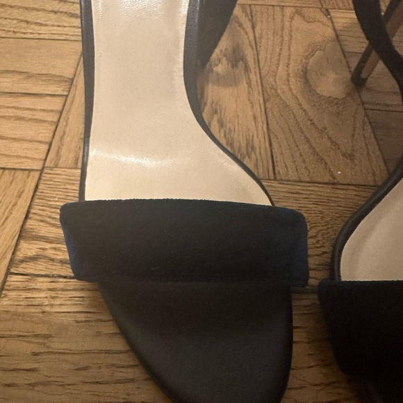 Brand new Nine West navy 4” stilettos. Size 9 - Picture 6 of 8